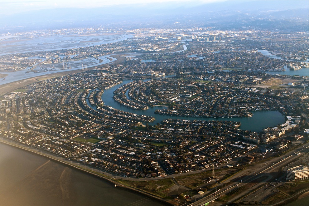 Aerial view of tech cluster in Silicon Valley, taken on 29 March 2013, courtesy of Patrick Nouhaillier CC-BY-3.0